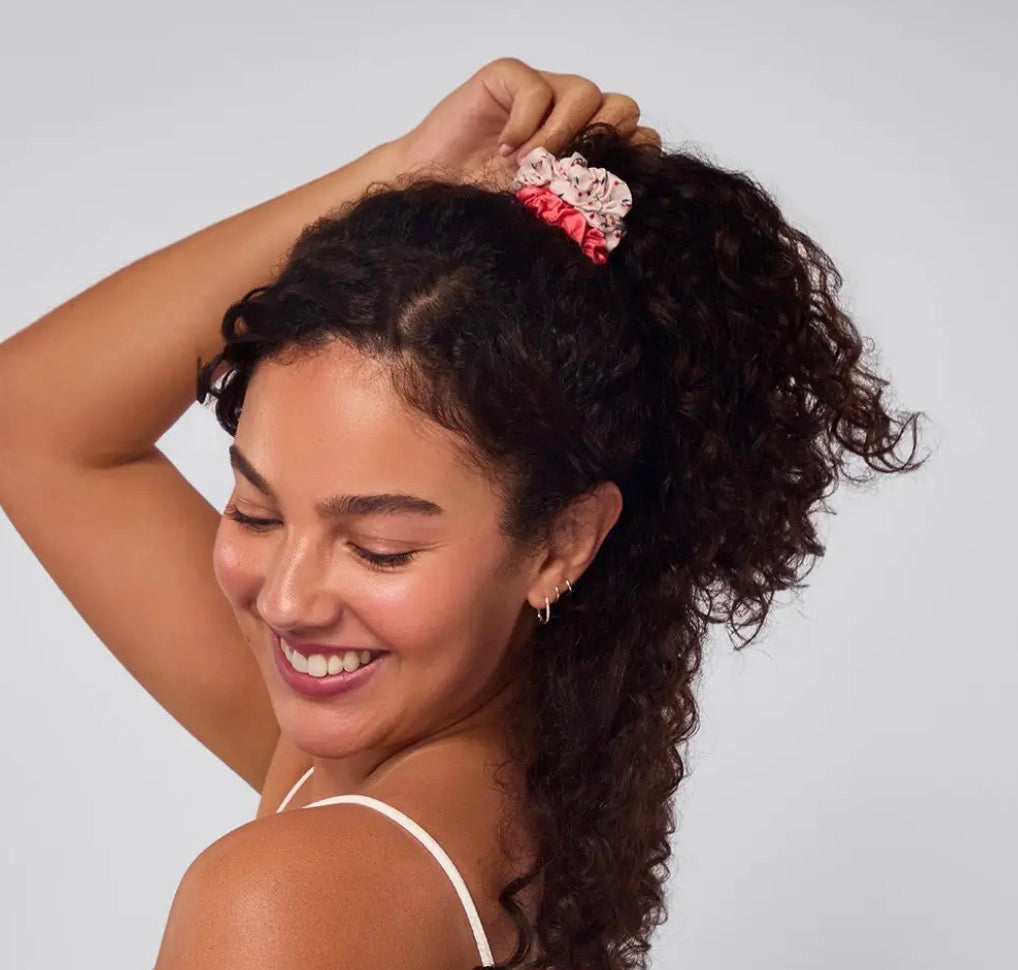 KIT.SCH PETITE SATIN SCRUNCHIES 6PC - CHERRY